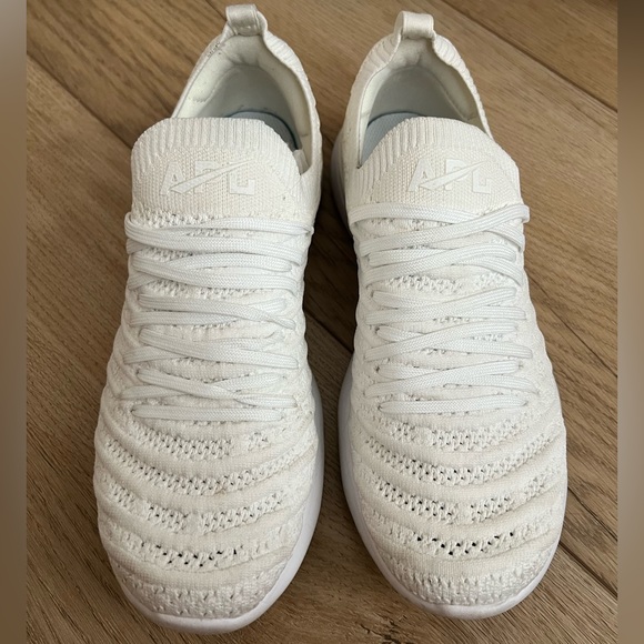 APL Techloom Wave Sneakers in White/White - Picture 10 of 12